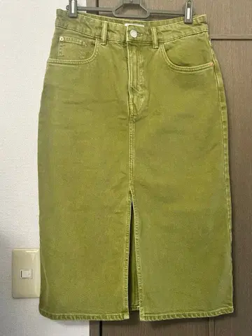 ZARA 올리브 그린 슬릿 타이트 스커트