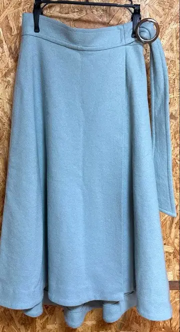 에메르 리파인즈 민트 그린 스커트