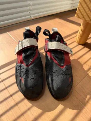 언패러렐 플래그십 US10 재밑창 작업 완료