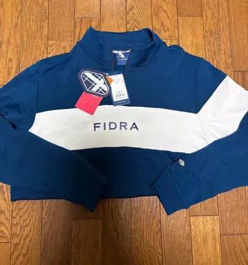 FIDRA 네이비 화이트 하이넥 스웨터