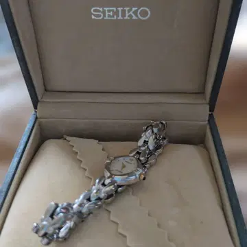 SEIKO 쿼츠 손목시계 실버