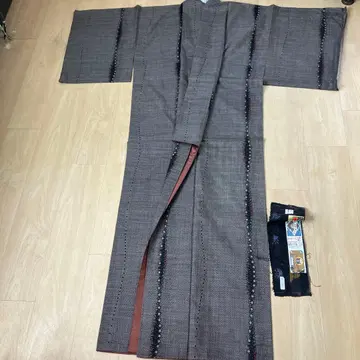 오시마 명주 기모노 브라운 계열 스트라이프 자수
