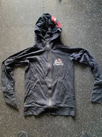 Acid Black Cherry 사루엘 후드티