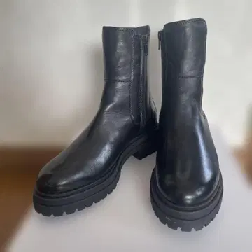 미사용 새상품 블랙 가죽 사이드 고어 부츠 23.5cm 37