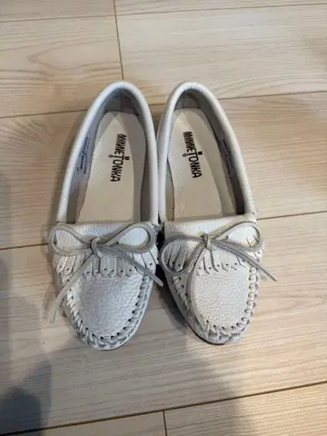 MINNETONKA 화이트 모카신 5