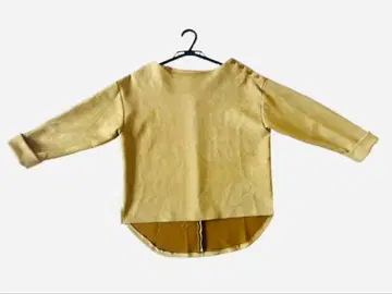 switch 버튼 포함 오프숄더 긴팔 셔츠