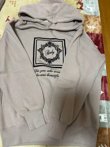 Rady 베이지 후드티 S 사이즈