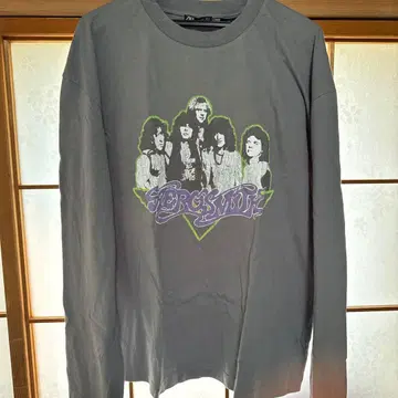 ZARA 에어로스미스 롱T