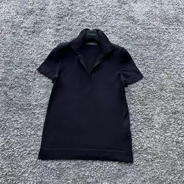 FOXEY 40 다크 네이비 옷깃 니트