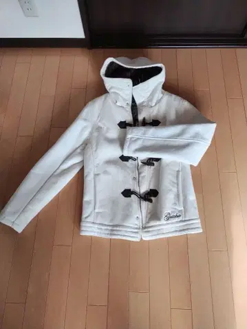 Gotcha 후드 부착 더플 코트 화이트