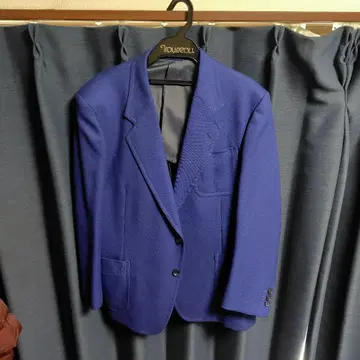 파란색 테일러드 자켓