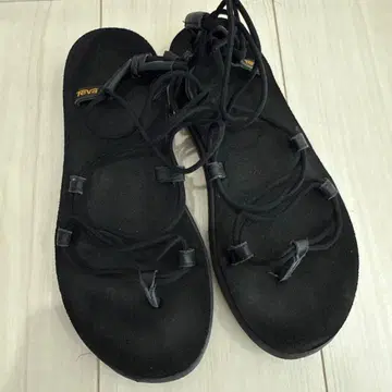 Teva 블랙 스포츠 샌들