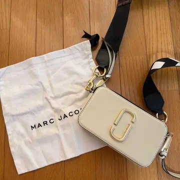 마크제이콥스 숄더백 화이트/블랙 합성 피혁