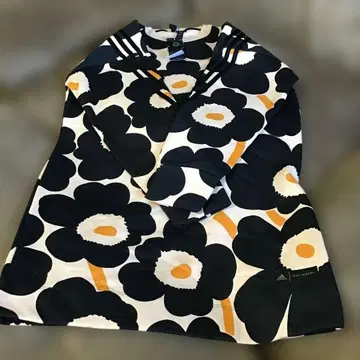 마리메꼬 adidas 콜라보 맨투맨