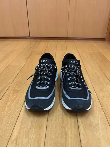 A.P.C. 스니커즈 블랙