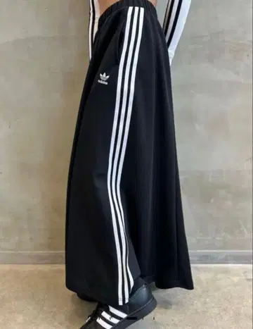 새상품급 아디다스 adidas 플레어 스커트 XL