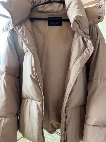 베이지 다운 자켓 L 사이즈