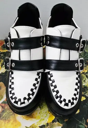 통굽 신발 스트랩 포함 플랫폼 슈즈 비주얼