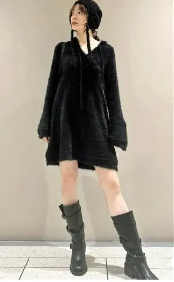 Lily Brown 페더 크로셰 니트 미니 원피스 BLACK