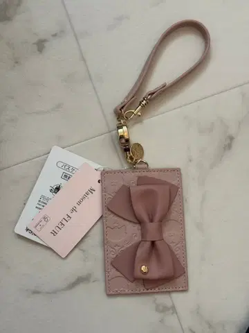 메종 드 플뢰르 마리 콜라보 패스 케이스