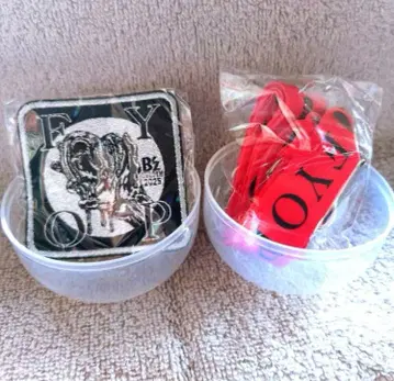 B'z FYOP 가챠 와펜과 넥 피스