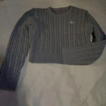 새상품 그레이 케이블 니트 크롭 스웨터