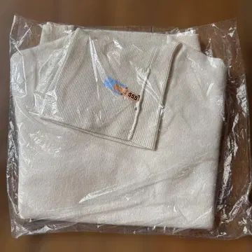 유니클로 캐시미어 100% 화이트 터틀 니트 긴팔 스웨터