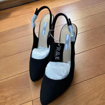 [ 새상품 ] R&E 블랙 슬링백 하이힐