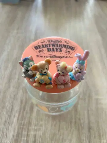 더피의 하트 워밍 데이즈 피규어 포함 유리병