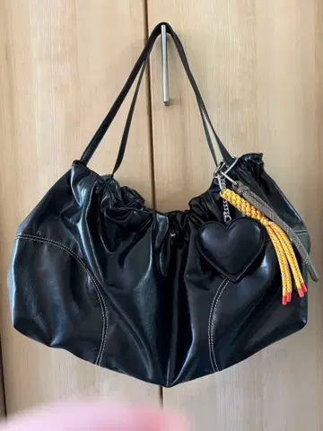 ZARA 개더 참 포함 쇼핑백 토트백 완판템