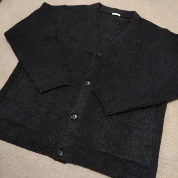 다크 그레이 V넥 가디건