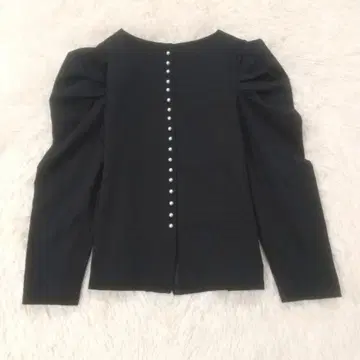 TONAL [Web 한정 상품] 백 펄 버튼 티셔츠 블랙 M