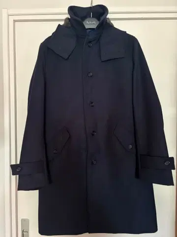 네이비 후드 부착 코트