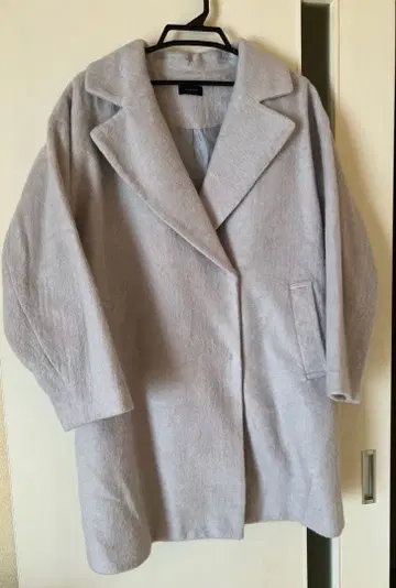 apart by lowrys 코트