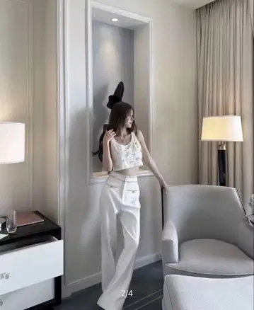 화이트 체인 장식 팬츠 셋업