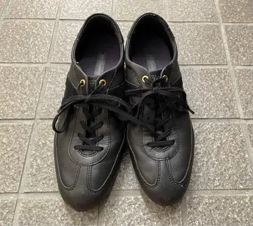 USED HAWKINS 호킨스 스포츠 블랙 스니커즈 사이즈 6