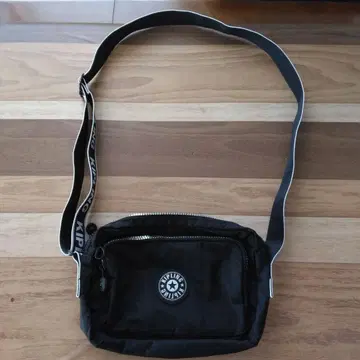 KIPLING 블랙 숄더백