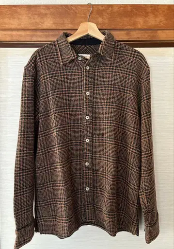 A KIND OF GUISE 셔츠