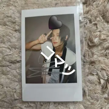 ATEEZ 우영 사인 포함 폴라로이드