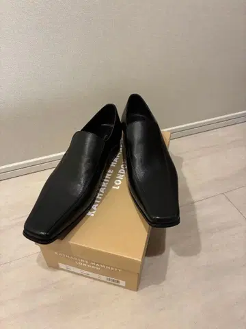 KATHARINE HAMNETT 블랙 신발 25cm