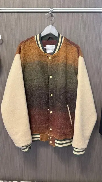 URBAN OUTFITTERS 바시티 자켓 XL