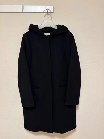 IENA 후드 부착 블랙 롱 코트 38