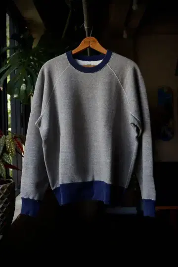 아프레쎄 23AW 빈티지 맨투맨