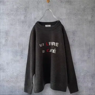 새상품급 쉽스애니 로고 자수 크루넥 니트 풀오버