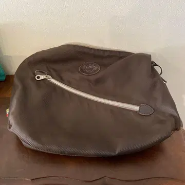 오로비안코 다크 브라운 나일론 숄더백