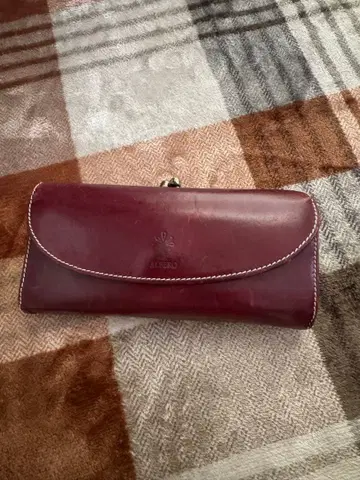 와인 레드 가죽 장지갑