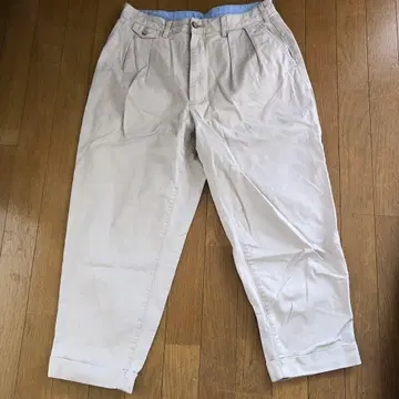 BEAMS+ 2 플리츠 치노