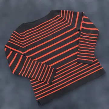 투모로우랜드 맥피 보더 니트