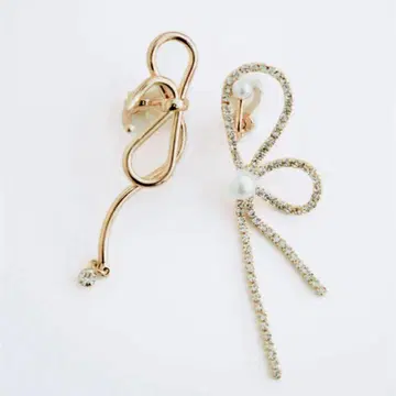 비대칭 더블 리본 귀걸이 미사용 새상품