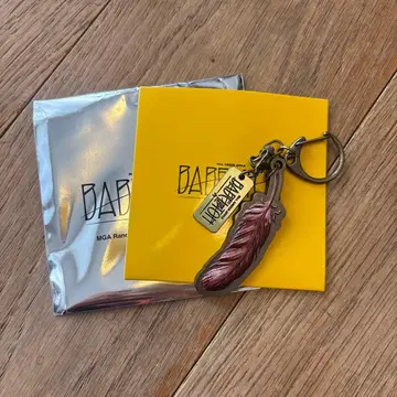 Mrs. GREEN APPLE 바벨탑 깃털 키링 빨간색 오모리 모토키